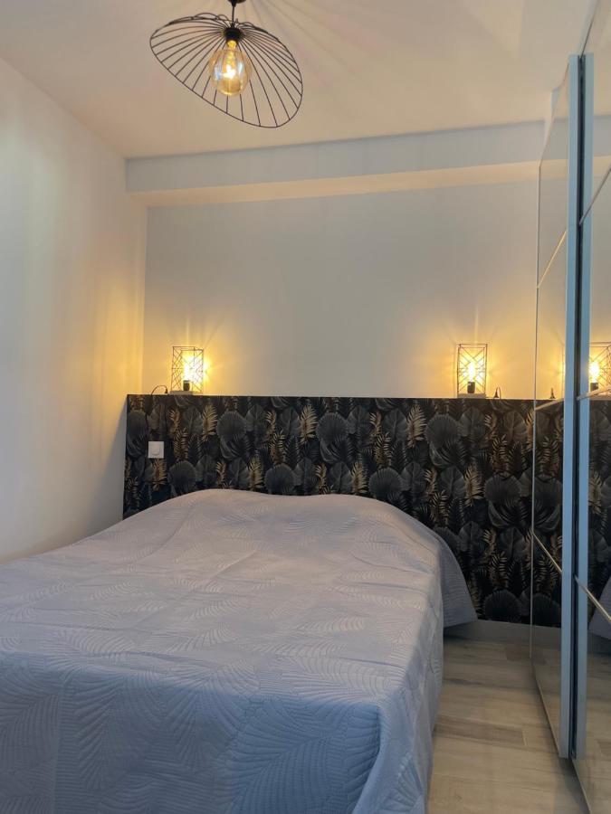 Appartement Pieds Dans L'Eau Vue Mer Bormes Les Mimosas Dış mekan fotoğraf